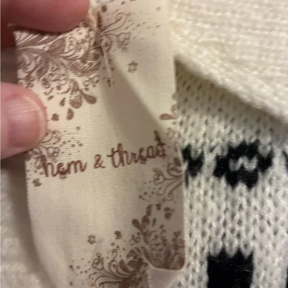 NWT Hem & Thread Black and White Sweater Size Small - Picture 6 of 12